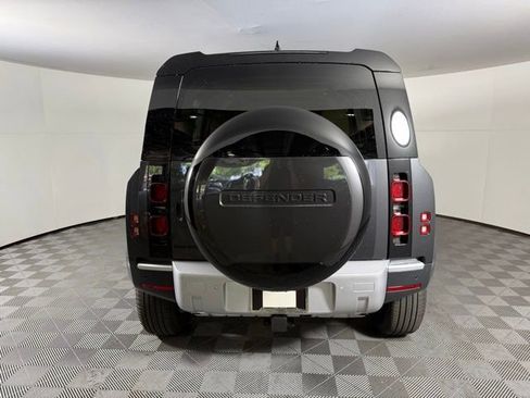 New 2025 Land Rover Defender 110 S image 8
