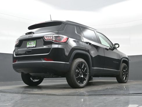 New 2026 Jeep Compass Latitude AWD/4WD image 18