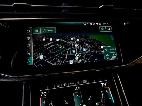 Used 2021 Audi Q7 3.0T Premium image 38