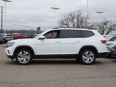 Used 2021 Volkswagen Atlas SE w/ Panoramic Sunroof Package image 4
