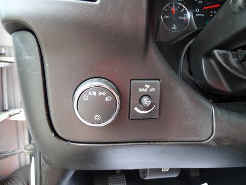 Used 2019 GMC Savana 3500 Extended w/ Driver Convenience Package image 18