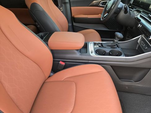 New 2026 Kia Carnival SX w/ SX Dark Edition Package FWD image 10