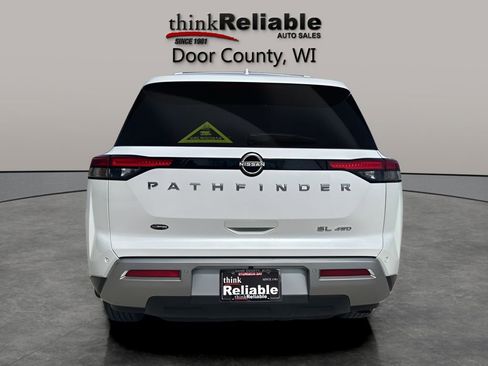 Used 2025 Nissan Pathfinder SL AWD/4WD image 4