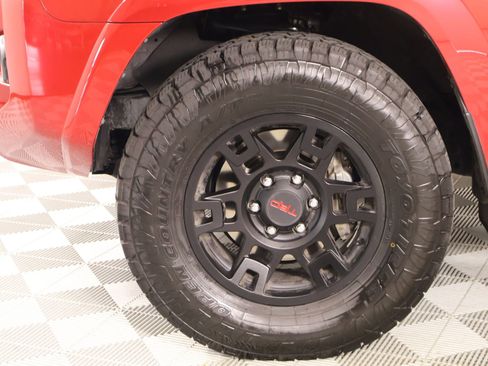 Used 2023 Toyota 4Runner SR5 Premium w/ Moonroof Package AWD/4WD image 21