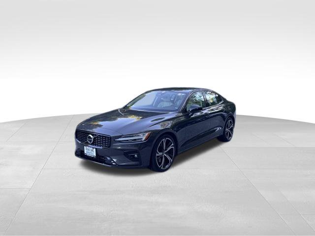 Certified 2023 Volvo S60 B5 Plus w/ Climate Package AWD/4WD image 4