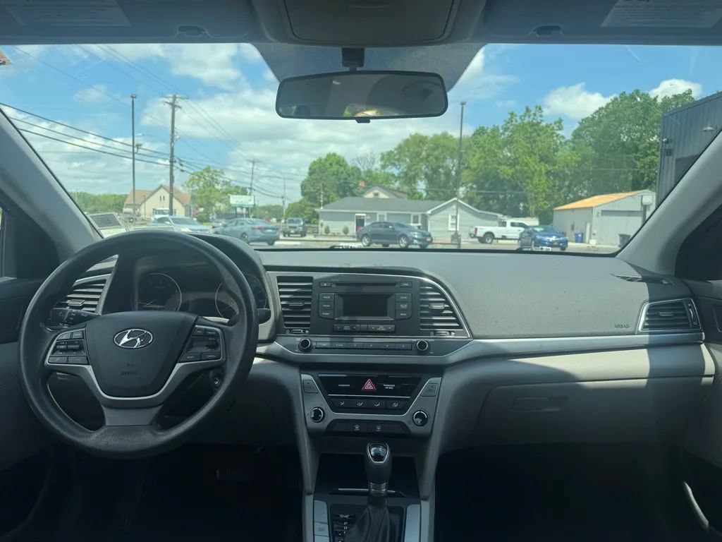 Used 2017 Hyundai Elantra SE w/ Cargo Package FWD image 8