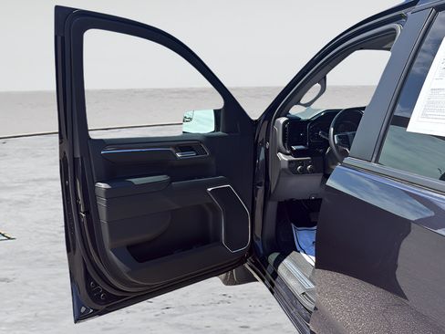 Used 2024 Chevrolet Silverado 1500 RST AWD/4WD image 24