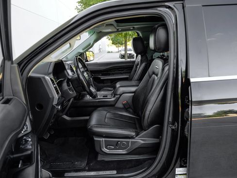 Used 2019 Ford Expedition Max Platinum RWD image 4