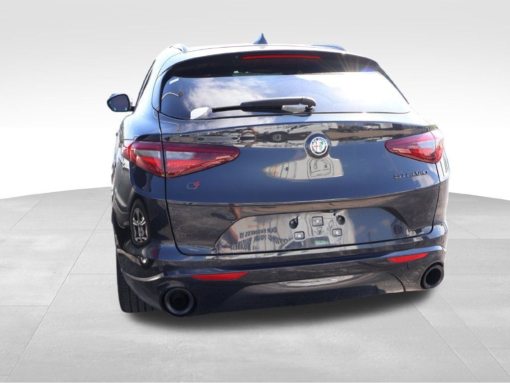 Used 2020 Alfa Romeo Stelvio Ti w/ Nero Edizione AWD/4WD image 21