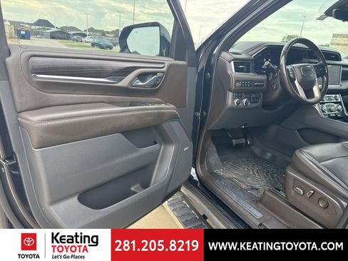 Used 2022 GMC Yukon Denali w/ Denali Premium Package AWD/4WD image 10