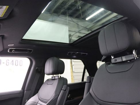 Used 2024 Land Rover Range Rover Sport SE image 39