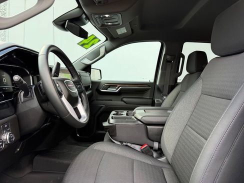 Used 2024 GMC Sierra 1500 Elevation w/ LPO, Elevation Black Package AWD/4WD image 17