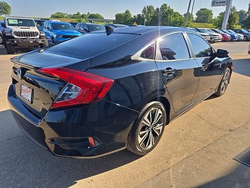 Used 2018 Honda Civic EX-T image 11