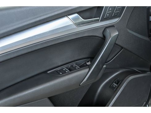 Used 2018 Audi Q5 2.0T Premium w/ Convenience Package AWD/4WD image 9