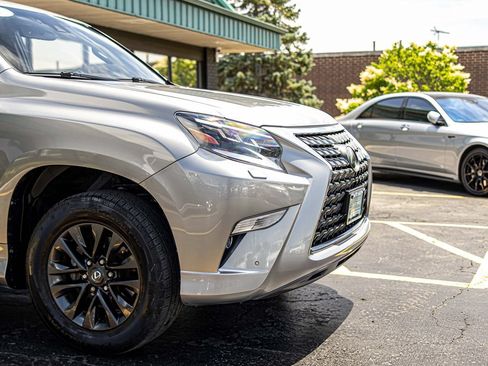 Used 2021 Lexus GX 460 Premium w/ Premium Package AWD/4WD image 3