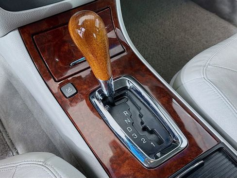 Used 2010 Buick Lucerne CXL FWD image 15