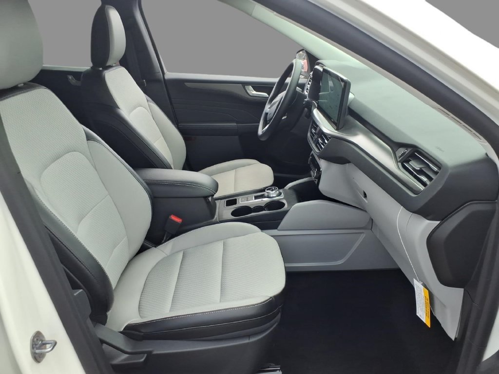 New 2024 Ford Escape SE FWD image 13