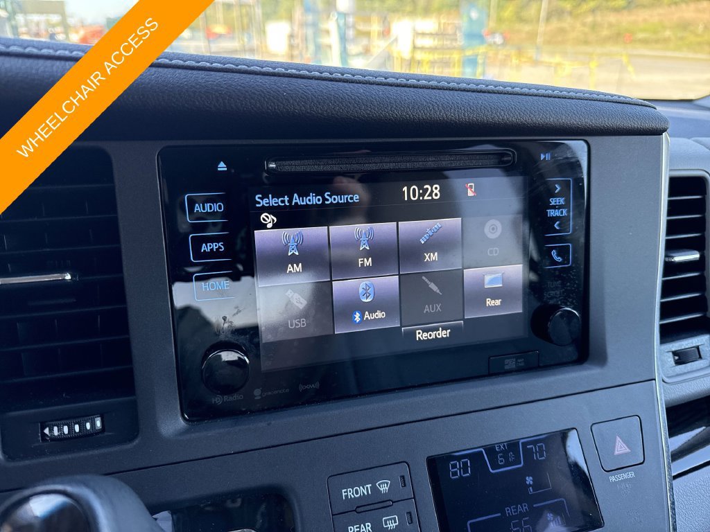 Used 2017 Toyota Sienna XLE Premium FWD image 15