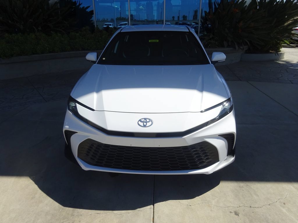 Used 2025 Toyota Camry SE FWD image 2