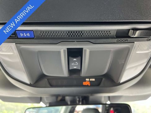Used 2025 Subaru Forester Limited w/ Popular Package #1 AWD/4WD image 16