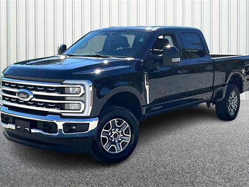 Used 2024 Ford F250 Lariat image 2