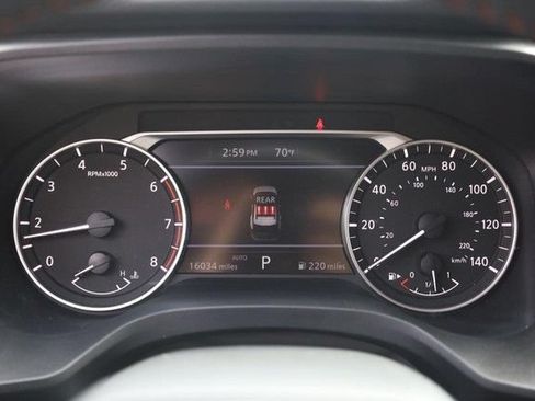 Certified 2025 Nissan Rogue SV AWD/4WD image 10
