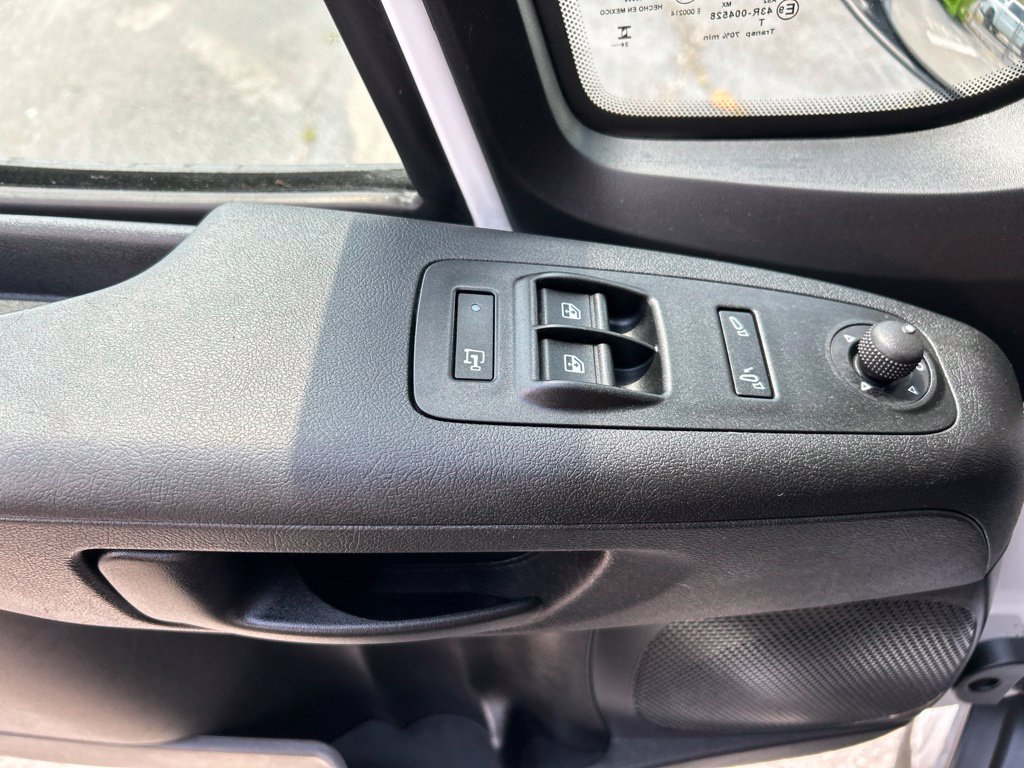 Used 2025 RAM ProMaster 2500 w/ Convenience Group FWD image 13