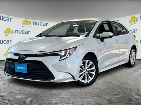 Used 2024 Toyota Corolla LE image 3