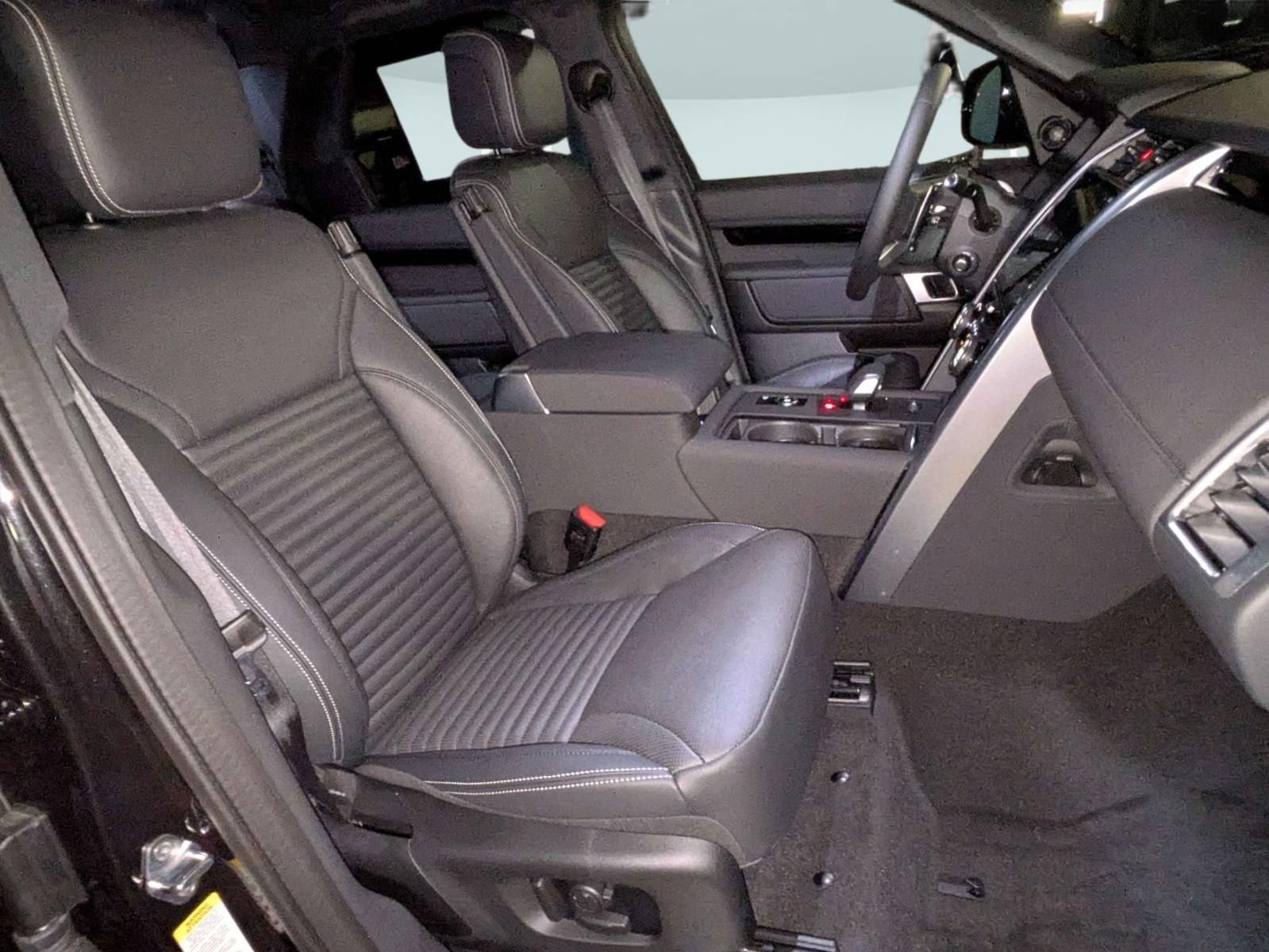 New 2026 Land Rover Discovery S AWD/4WD image 30