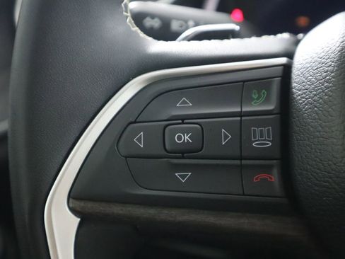 Used 2024 Jeep Grand Cherokee L Limited image 11