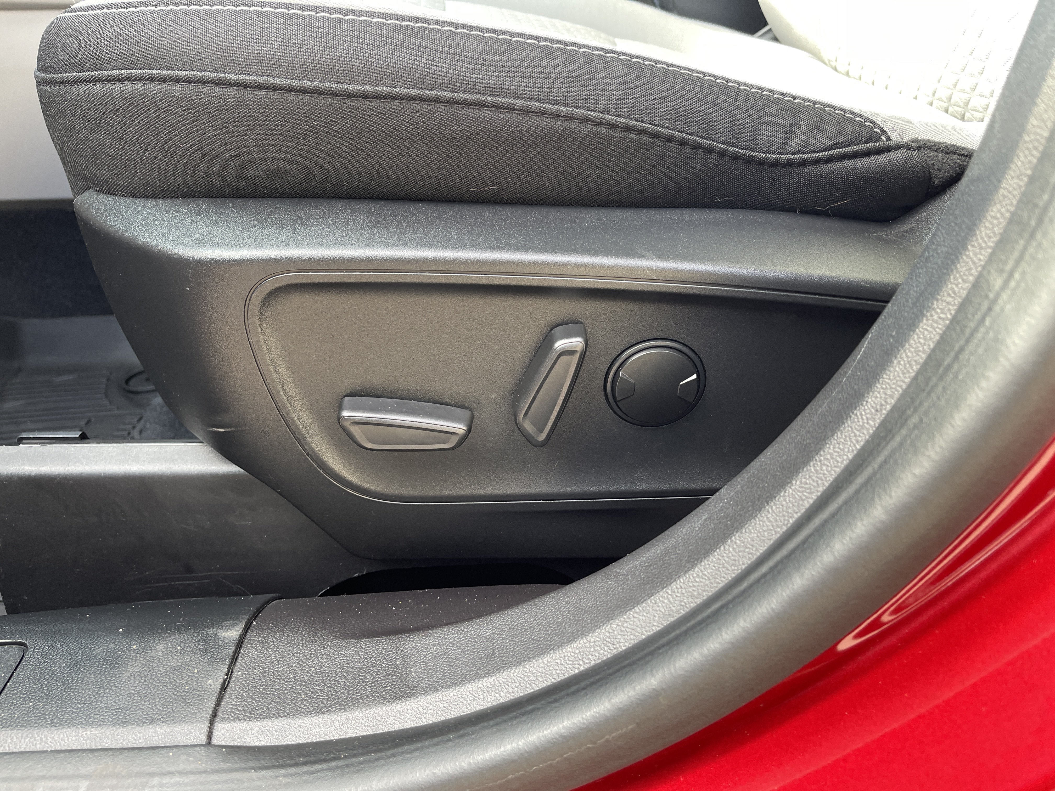 Used 2023 Ford Escape Active w/ Tech Pack #2 AWD/4WD image 14