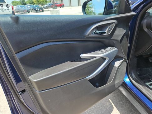 Used 2024 Chevrolet Trax LS w/ LS Convenience Package FWD image 10