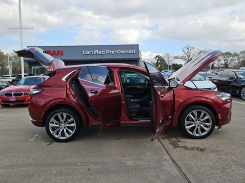 Used 2023 Buick Envision Avenir image 12