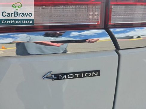 Used 2023 Volkswagen Atlas SE w/ Panoramic Sunroof Package AWD/4WD image 6