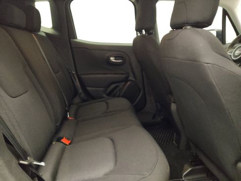 Used 2023 Jeep Renegade Latitude image 19