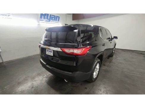 Used 2020 Chevrolet Traverse LS image 8