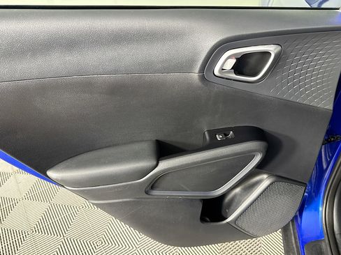 Used 2020 Kia Soul EX image 25
