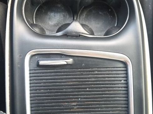 Used 2022 Chrysler Pacifica Touring-L FWD image 39