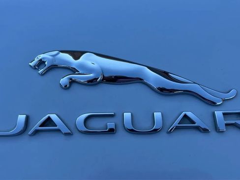 Used 2020 Jaguar F-TYPE Convertible RWD image 42