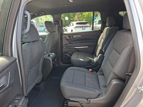 Used 2024 Chevrolet Traverse LT AWD/4WD image 10