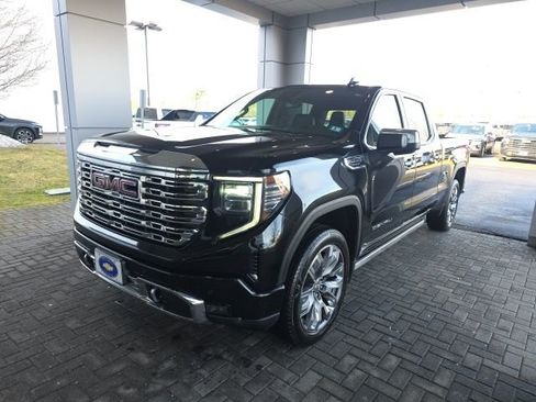 Used 2023 GMC Sierra 1500 Denali w/ Denali Reserve Package AWD/4WD image 1