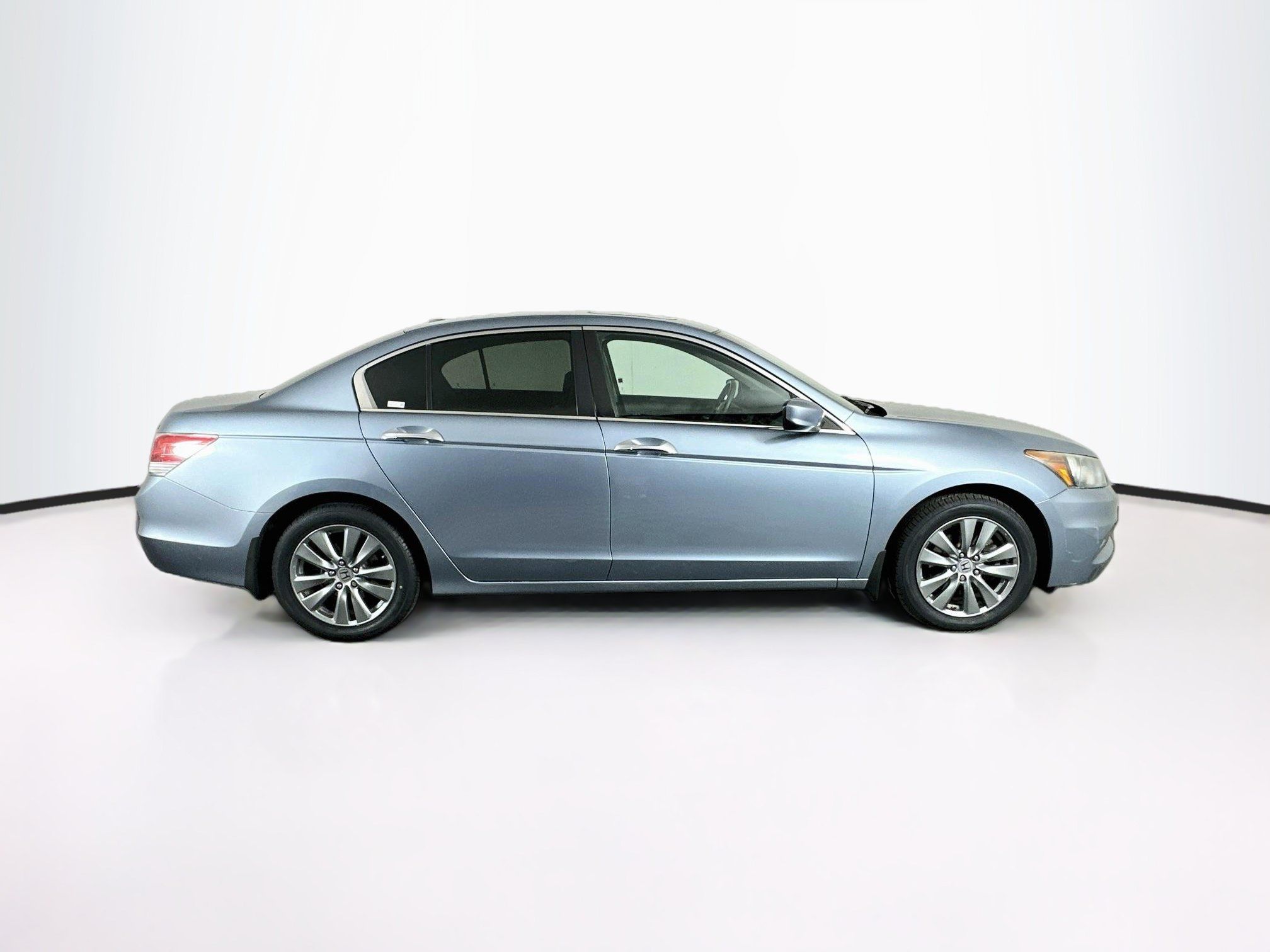 Used 2011 Honda Accord EX-L image 10