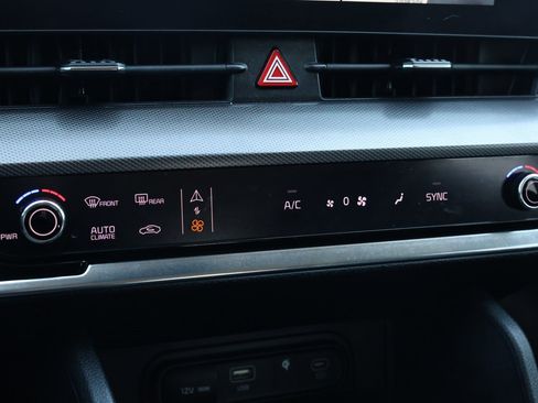 Used 2023 Kia Sportage SX image 23