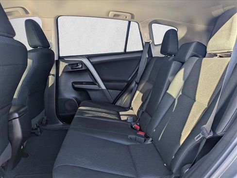 Used 2017 Toyota RAV4 LE FWD image 17