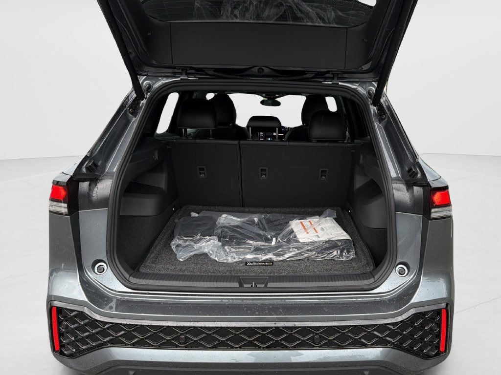 New 2026 Volkswagen Tiguan SE R-Line FWD image 10
