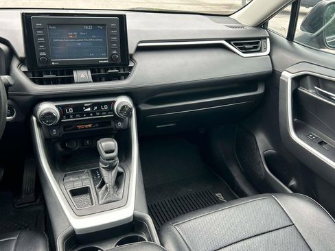 Used 2021 Toyota RAV4 XLE FWD image 15