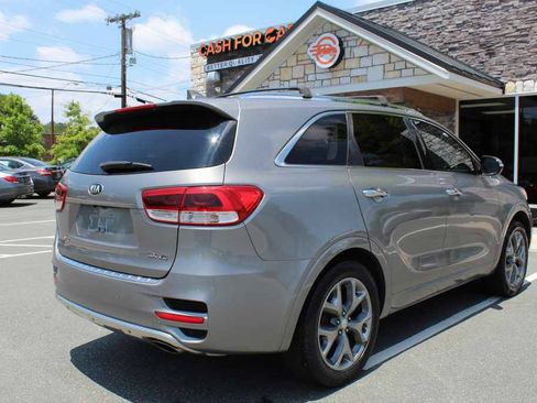 Used 2016 Kia Sorento SX FWD image 5