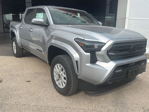 New 2026 Toyota Tacoma SR5 image 2