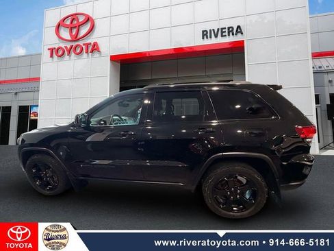 Used 2018 Jeep Grand Cherokee Laredo AWD/4WD image 8