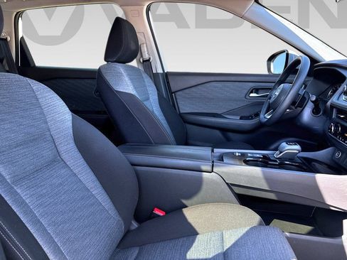 Used 2023 Nissan Rogue SV FWD image 10